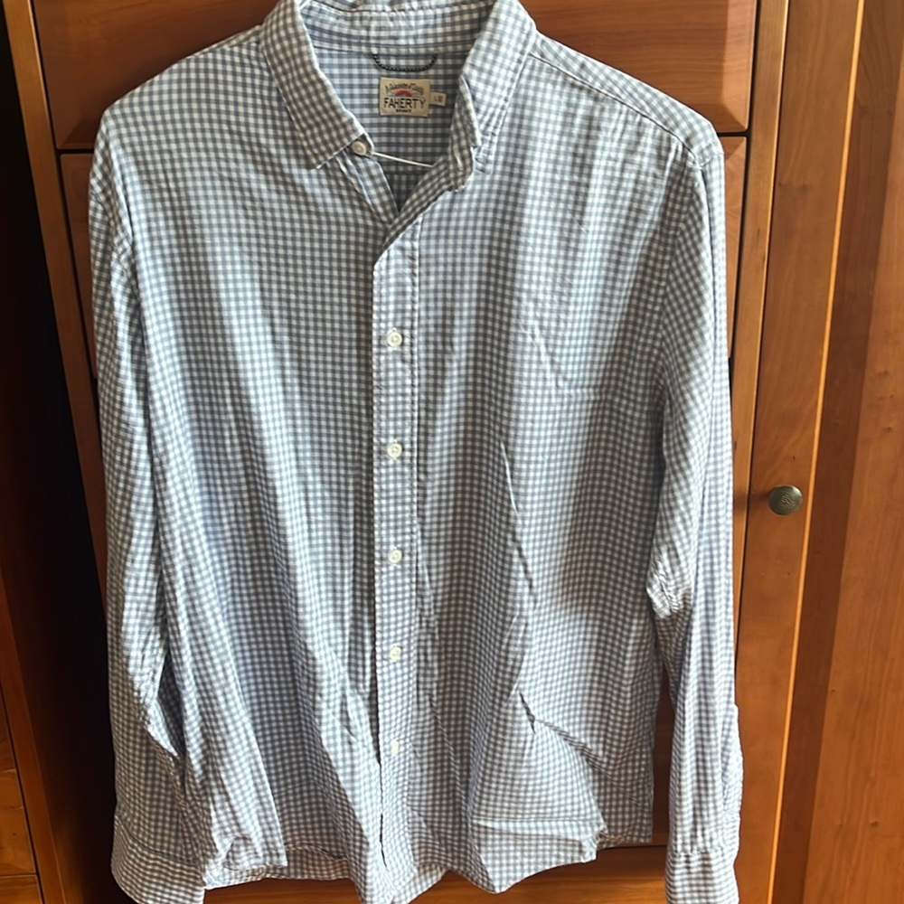 Faherty Men’s blue/white gingham Button Down Shirt soft Cotton size L